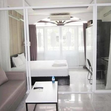 Smiley Apartment 1 Ho Chi Minh City Exterior photo