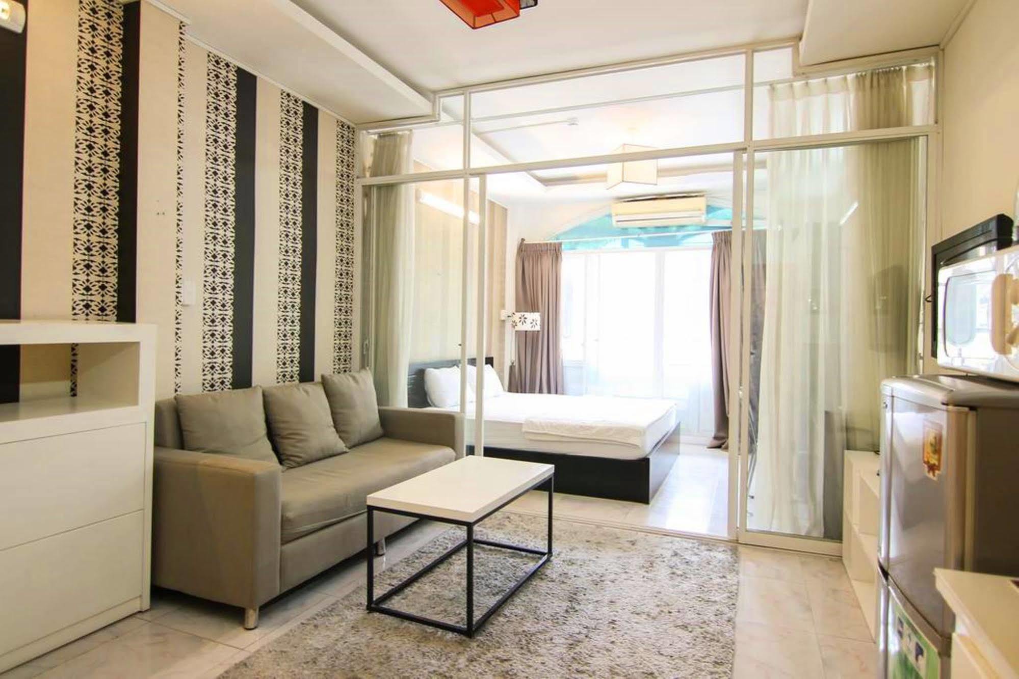 Smiley Apartment 1 Ho Chi Minh City Exterior photo